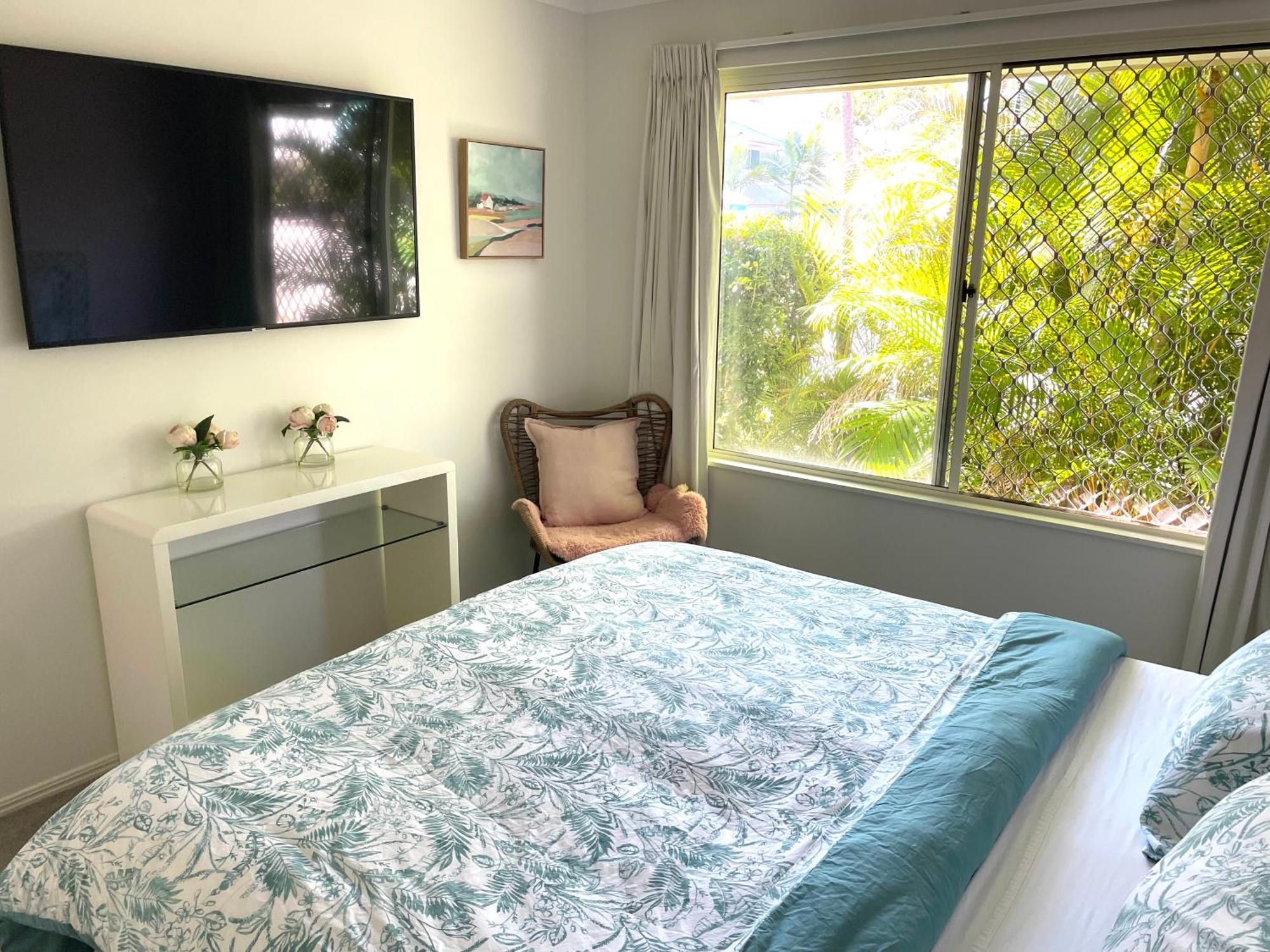 Renovated 2 Bedroom Ground Level Villa In Noosaville Exterior foto